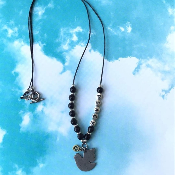 ☮️ HAND-CRAFTED NECKLACE - Picture 1 of 7